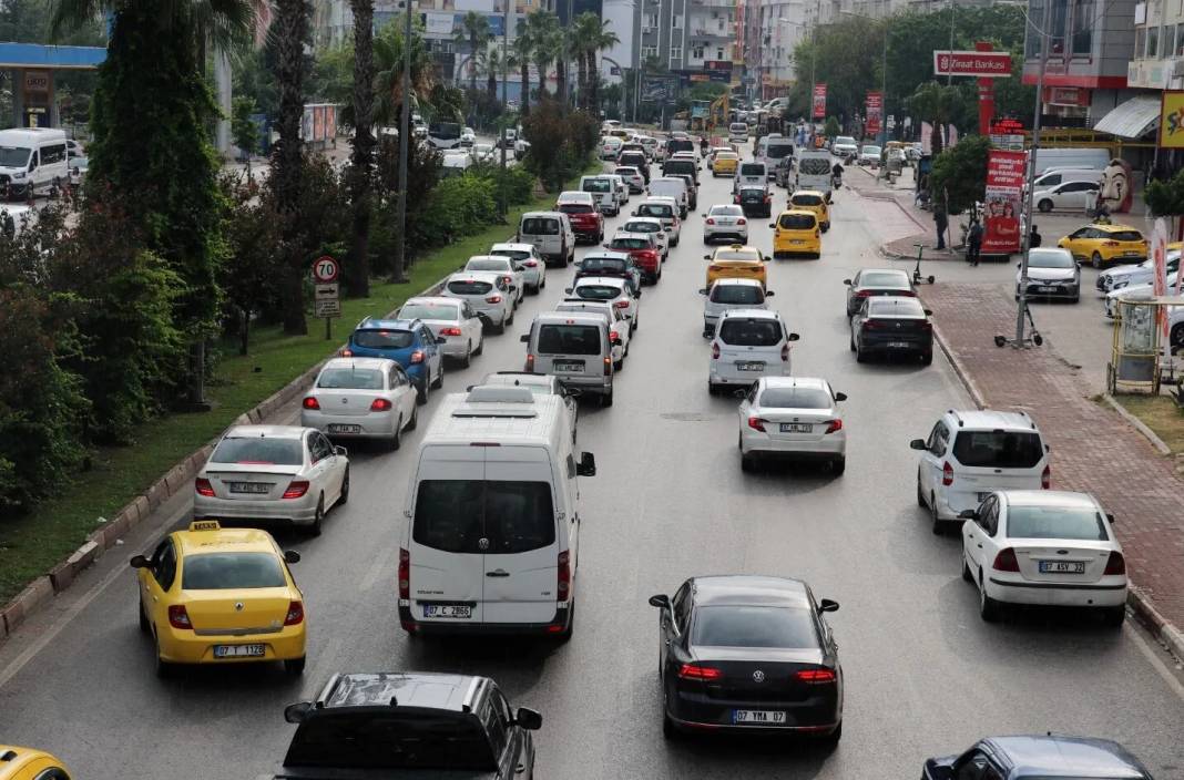 Alanya'da misafir plakalı yabancı araçlara denetim 3